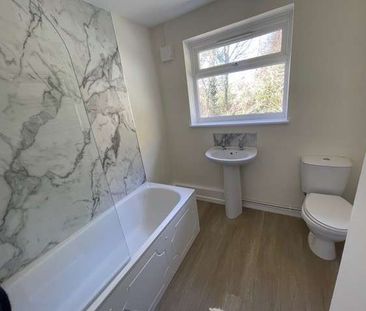 Three bedroom semi-detached cottage with garden and off road parking. - Photo 6