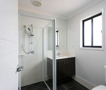 BEAUTIFUL 4 BEDROOM FAMILY HOME - Photo 5