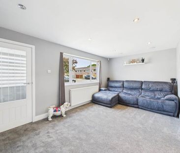 3 bedroom end of terrace house to rent - Photo 2