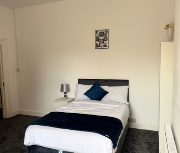 1 bedroom in a house share to rent - Photo 3