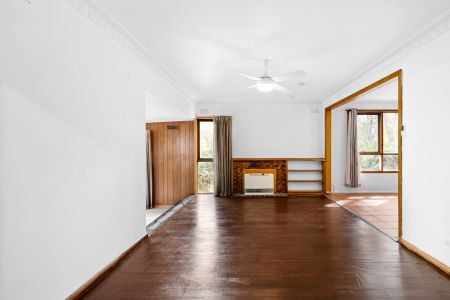 Prime Location - Photo 3