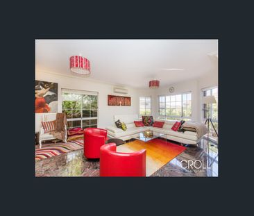 Private hideaway, great entertaining area - Photo 1