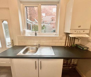 2 bedroom flat to rent - Photo 6