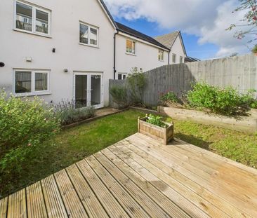 3 bedroom end of terrace house to rent - Photo 1