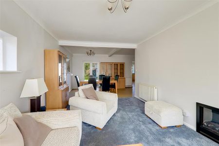 3 bedroom detached bungalow to rent - Photo 2