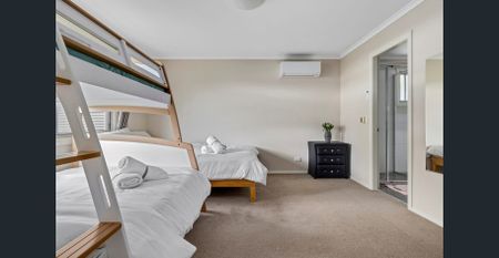 3 Bedroom- 2 bathrooms 12 Month Lease - Photo 3