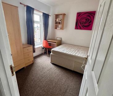 4 bedroom terraced house to rent - Photo 6