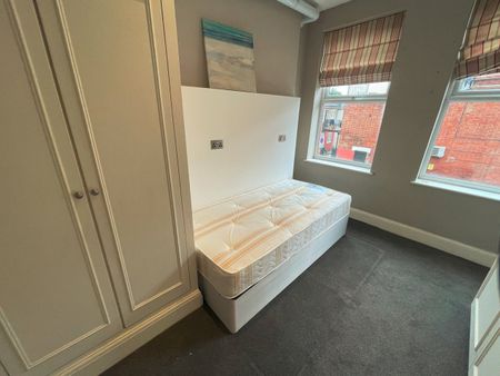 Room in a Shared House, High Road, NW10 - Photo 3