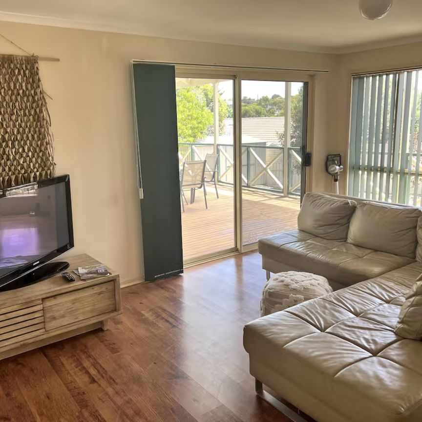 63 Renown Ave, Victor Harbor SA 5211 - House For Rent | Domain - Photo 1