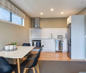 Cozy One Bedroom Unit - Photo 3