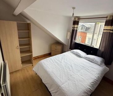 Room 5, 185 Dunluce Avenue, Belfast, BT9 7AX - Photo 3