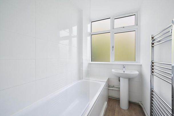 3 bedroom flat to rent - Photo 1