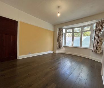 3 Bed Terraced House, Addiscombe Court Road, CR0 - Photo 6