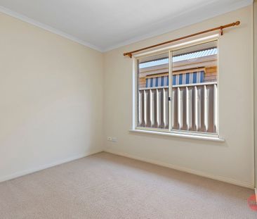 A GREAT LOCATION, SPACIOUS & LOW MAINTENANCE - Photo 4