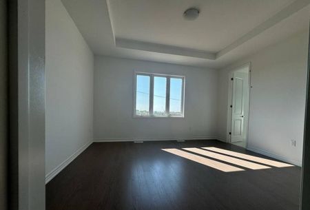 For Lease - 77 Suzuki Street, Barrie, Ontario - Photo 2