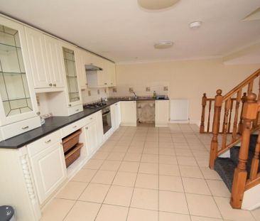 3 bedroom ground floor maisonette to rent - Photo 4