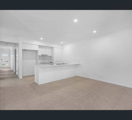 2/65 Indigo Way, Kawungan, Qld 4655 - Photo 1