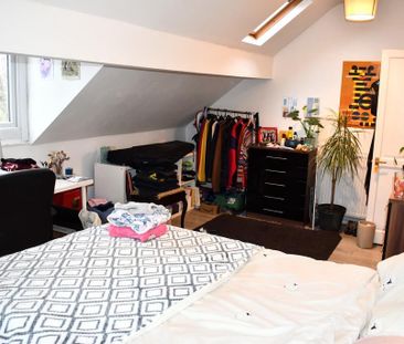 4 bedroom terraced house to rent - Photo 2