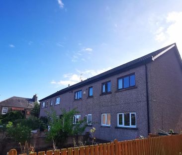3 bedroom flat to rent - Photo 5