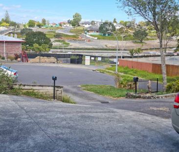 Cozy 2-Bedroom Home for Rent in Mount Roskill – Prime Location! - Photo 2