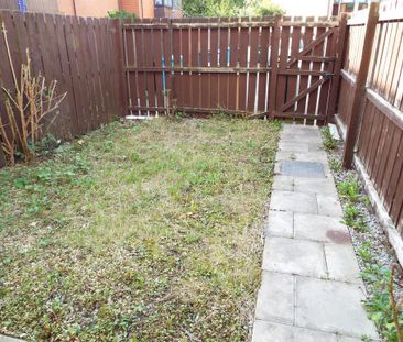 4 bedroom terraced house to rent - Photo 6