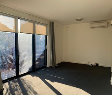 1/92 Glen Huntly Road, Elwood VIC 3184 - Apartment For Rent | Domain - Photo 6