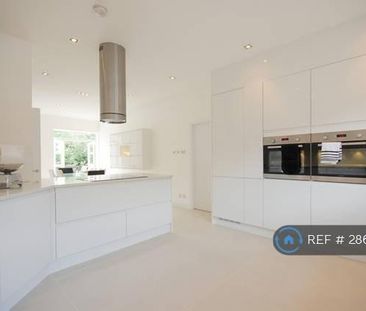 4 bedroom detached house to rent - Photo 4