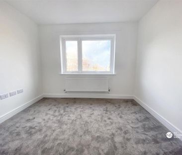2 bedroom end of terrace house to rent - Photo 3