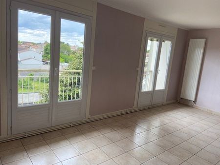 Location Appartement 3 pièces 80m² ANGOULEME 16000 - Photo 2