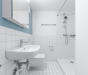 Living in a vibrant urban neighborhood - Photo 5