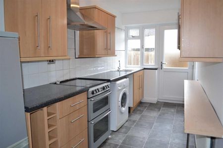 2 bedroom terraced house to rent - Photo 2