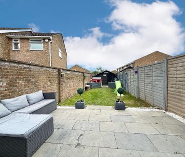 2 bedroom end of terrace house to rent - Photo 1