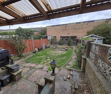 3 bedroom terraced house to rent - Photo 2