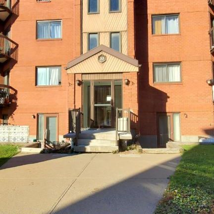Place Mercier | Appartement 5 1/2 Neuf à Louer | 3 bedrooms for Rent | Candiac - Photo 3