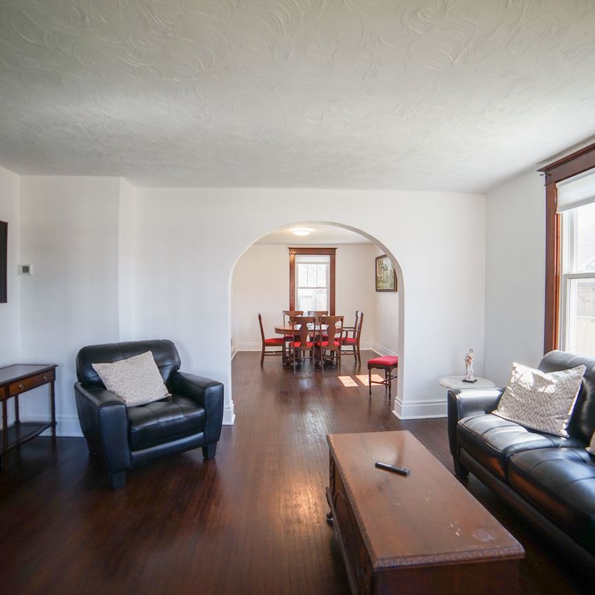 For Lease - 4046 Main Street, Niagara Falls, Ontario - Photo 1