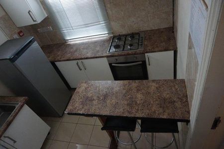 4 bedroom house share to rent - Photo 5