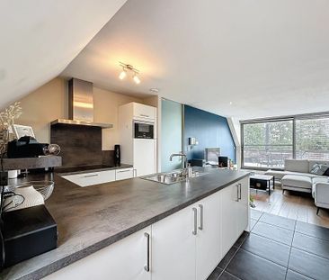Dakappartement met 2 slaapkamers en groot terras op de grens tussen... - Photo 1