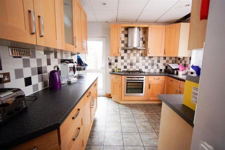 4 bedroom house to rent - Photo 3