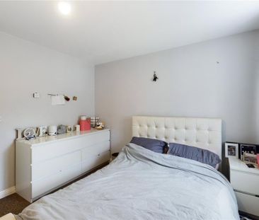 2 bedroom end of terrace house to rent - Photo 4