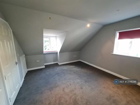 3 bedroom end of terrace house to rent - Photo 4