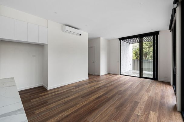 Brand-New Luxury Living Backing onto Swanston Reserve - Photo 1