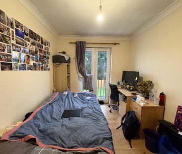 5 bedroom semi-detached house to rent - Photo 4