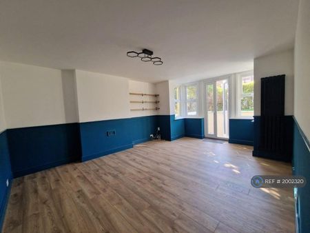 2 bedroom maisonette to rent - Photo 5