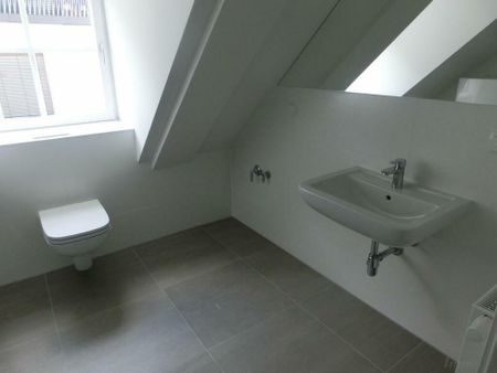 Innenstadt, neuwertige sanierte 3 ZI Etagenwohnung mit 7 m2 großer Terrasse, Aufzug vorhanden - Photo 3