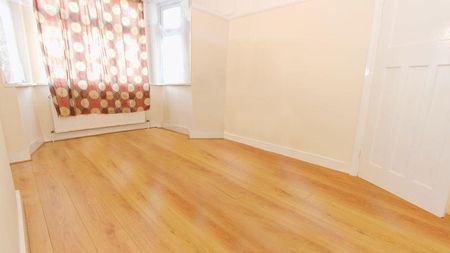 4 bedroom terraced house to rent - Photo 4