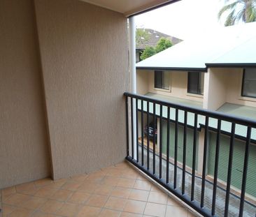 Great Location near UQ- Furnished+3 Air conditioners - Photo 6