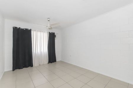 2/8 Palara Street, Currajong - Photo 2