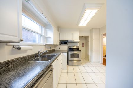 For Lease - 222 Joicey Boulevard Unit# Main, Toronto, Ontario - Photo 4