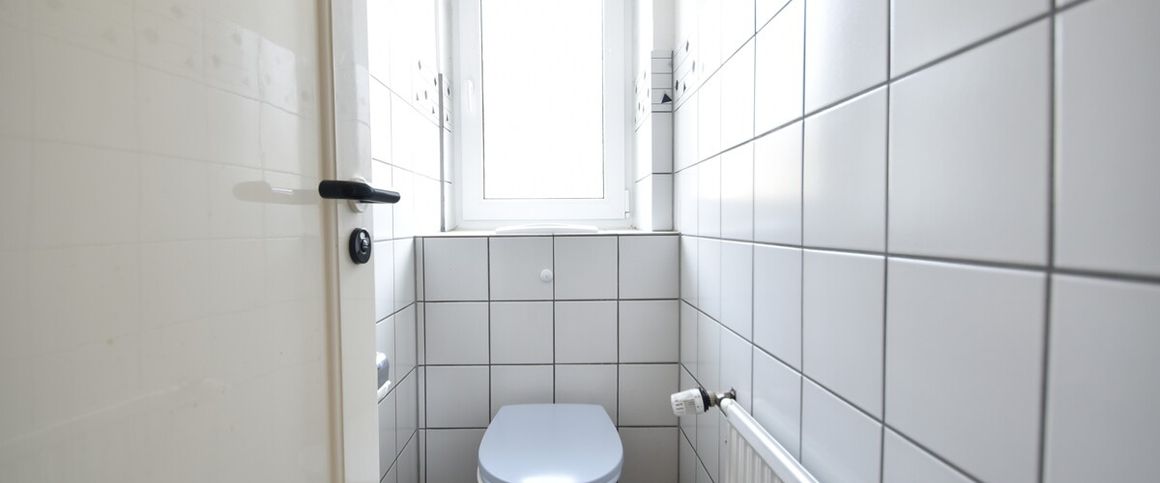 Geräumige und helle 3-Zimmer-Wohnung in ruhiger Wohnlage von S-Untertürkheim mit Balkon! - Foto 1