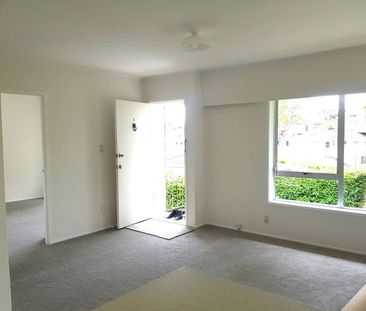 Glenfield, 1/16A Diana Drive - Photo 2
